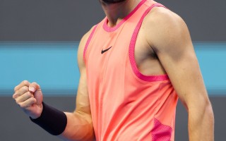 V体育-西班牙选手获得冠军殊荣，喜迎胜利