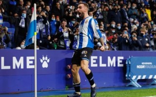 V体育官方app-柏林赫塔众将异军突起，主场逆转深夜德比