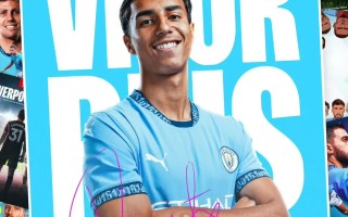 V体育官网-曼城主场三球横扫对手，英超冠军梦再度升温