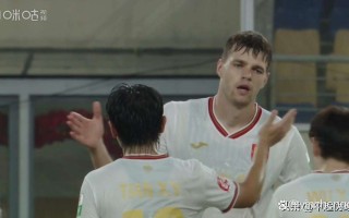 V体育-队内争夺首发位置迎来白热化角逐