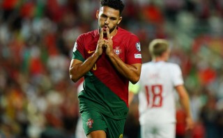 V体育官方app-葡萄牙与卢森堡交手，雄心壮志备战