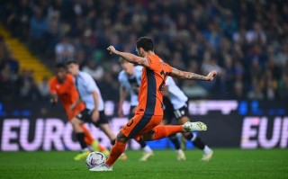 V体育官网-国际米兰新援连续破门，领先积分榜