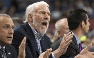 V体育官方app-某教练战术调整神奇，战绩逆转