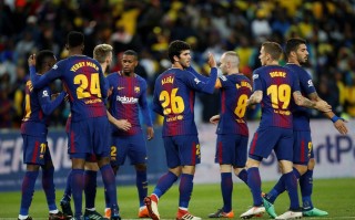 V体育官方app-巴塞罗那队在欧冠中遭遇困境