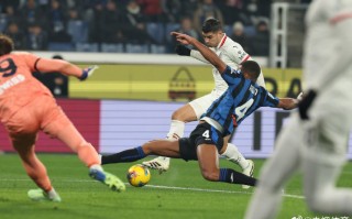 V体育-亚特兰大主场擒下佛罗伦萨，继续领先榜首