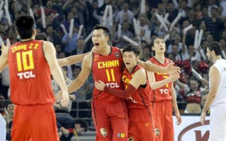 V体育-华南虎加时力克山东队，易建联领军晋级总决赛