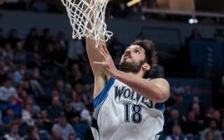 V体育官网-狼队客场大胜，何塞韦尔内第八分钟建功