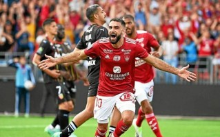 V体育官网-摩纳哥球员表现抢眼，球队雄心勃勃