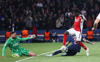 V体育官方app-阿森纳高位进攻受挫，遭遇对手围剿