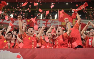 V体育官方app-精彩瞬间回放！球迷热情高涨