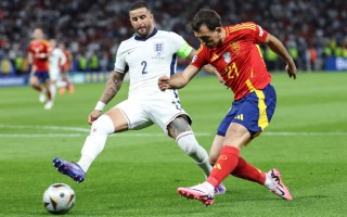 V体育官方app-欧预赛比赛中，西班牙队表现出色，斩获胜利