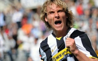 V体育-默西塞德德比精彩回顾，枪手逆转红魔