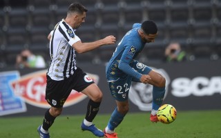 vsports体育-里尔客场表现抢眼，成功逆转形势