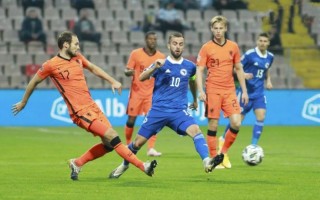 V体育-法国客场战平波黑，领先优势保持稳定