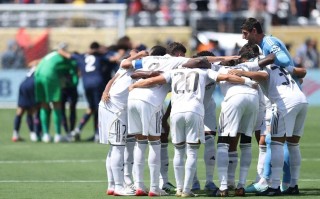 vsports体育-皇马惨遭淘汰！诺伊尔高举守门神