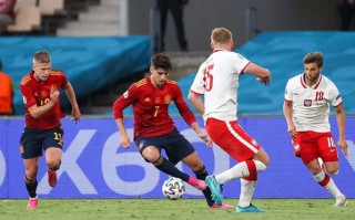 V体育-西班牙轻松击败斯洛伐克，晋级欧锦赛强