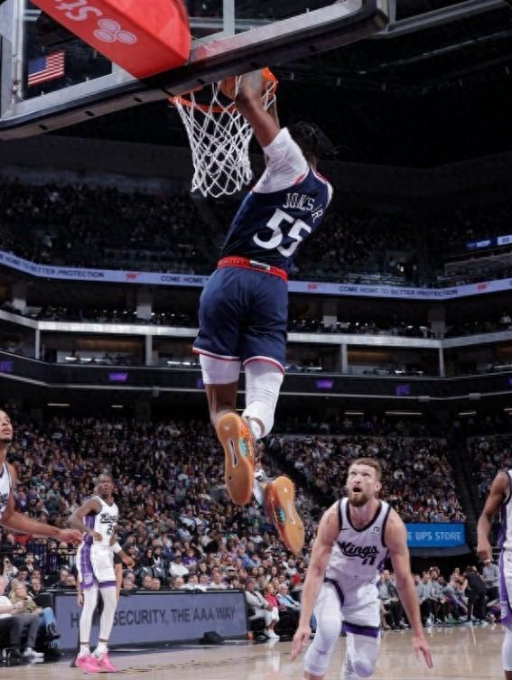 V体育官网-火箭大胜独行侠,哈登砍下40+得分-第1张图片-V体育 V体育官网-火箭大胜独行侠,哈登砍下40+得分-第1张图片-V体育