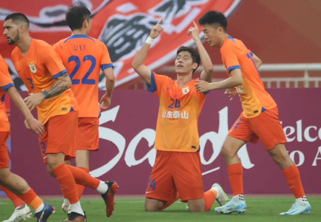 V体育官网-国内联赛球队击败外洋对手,成功晋级亚冠比赛半决赛-第1张图片-V体育 V体育官网-国内联赛球队击败外洋对手,成功晋级亚冠比赛半决赛-第1张图片-V体育