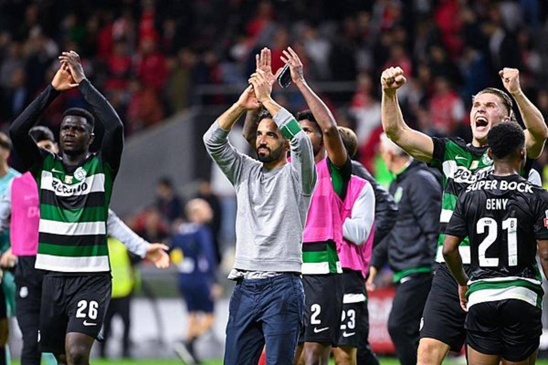 V体育官网-曼联后防再遭打击，欧冠资格悬在一线-第2张图片-V体育