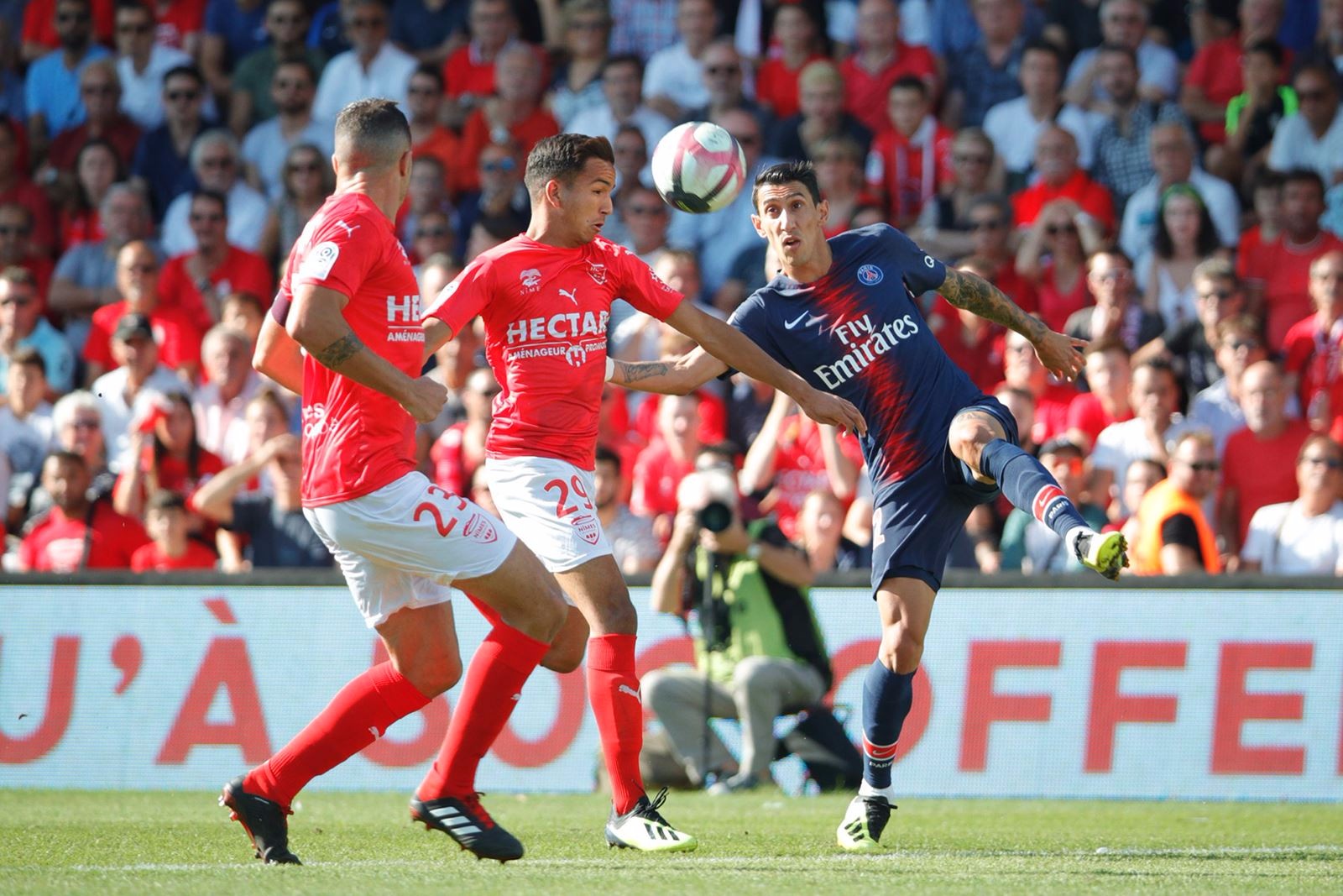 V体育官网-尼斯主场击败尼姆,保持争冠希望-第2张图片-V体育 V体育官网-尼斯主场击败尼姆,保持争冠希望-第2张图片-V体育