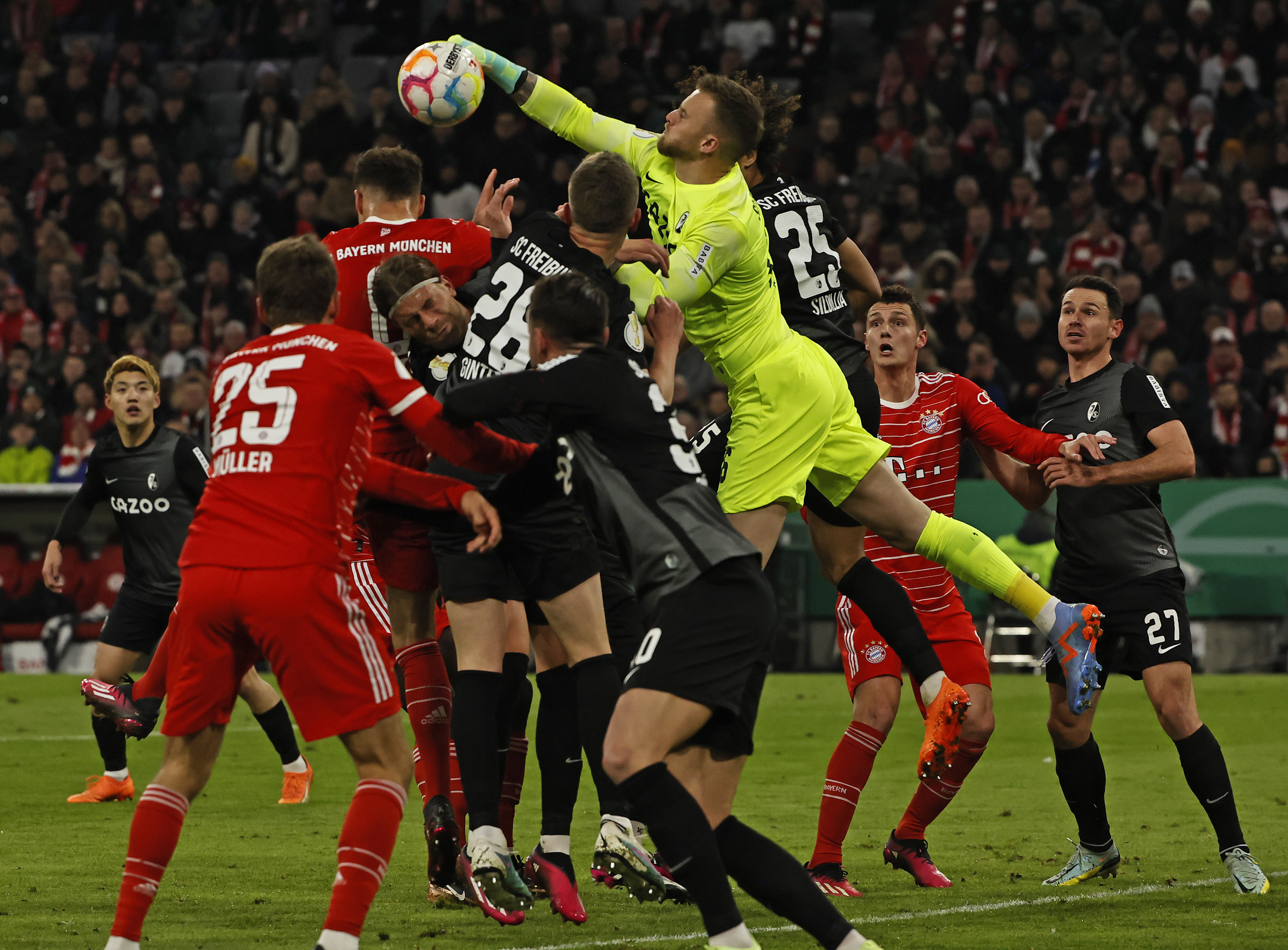 V体育-雄鸡遭逆转,弗赖堡主场大胜-第2张图片-V体育 V体育-雄鸡遭逆转,弗赖堡主场大胜-第2张图片-V体育