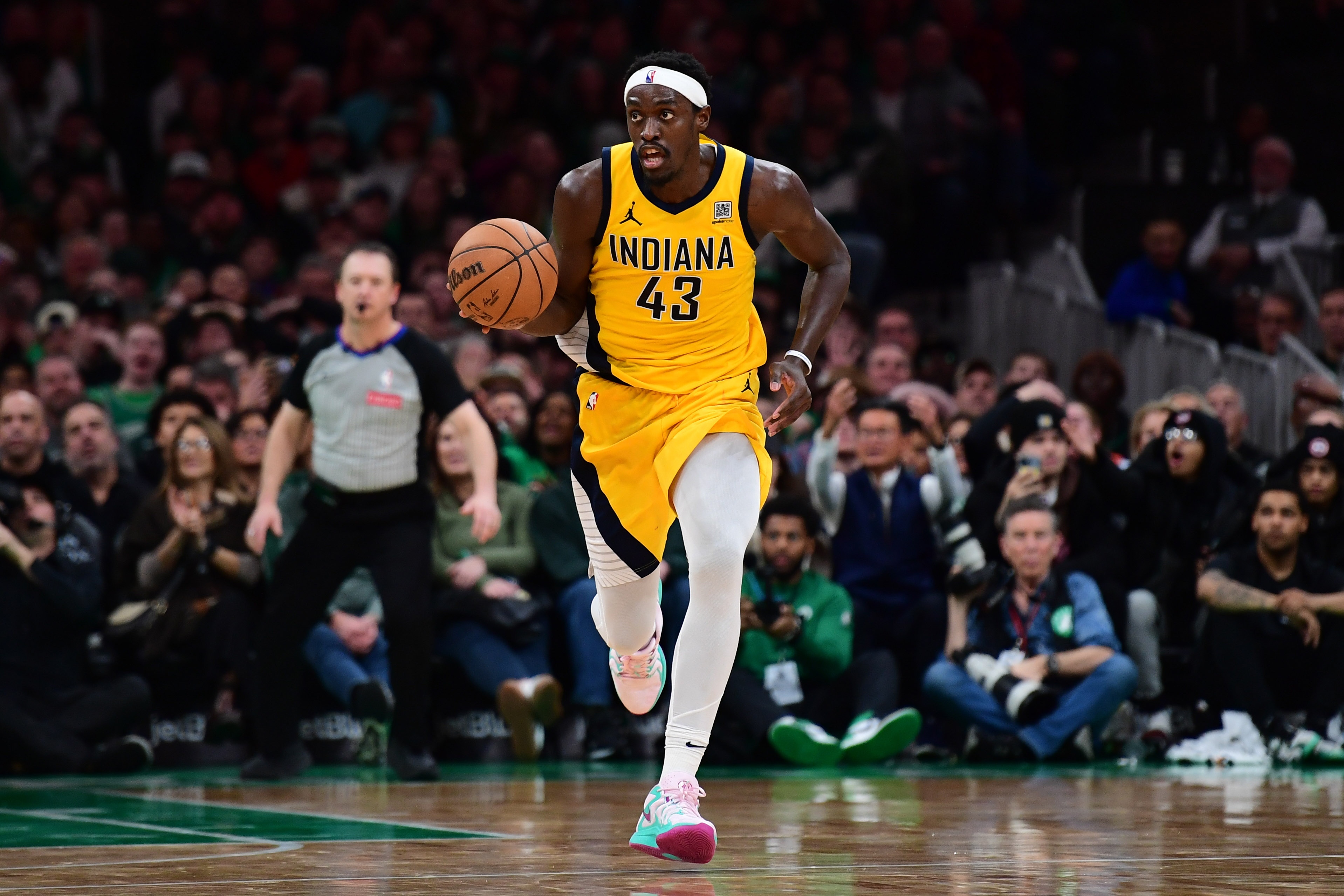 V体育官网-猛龙客场不敌开拓者,西亚卡姆表现出色却难以改变结果-第2张图片-V体育 V体育官网-猛龙客场不敌开拓者,西亚卡姆表现出色却难以改变结果-第2张图片-V体育