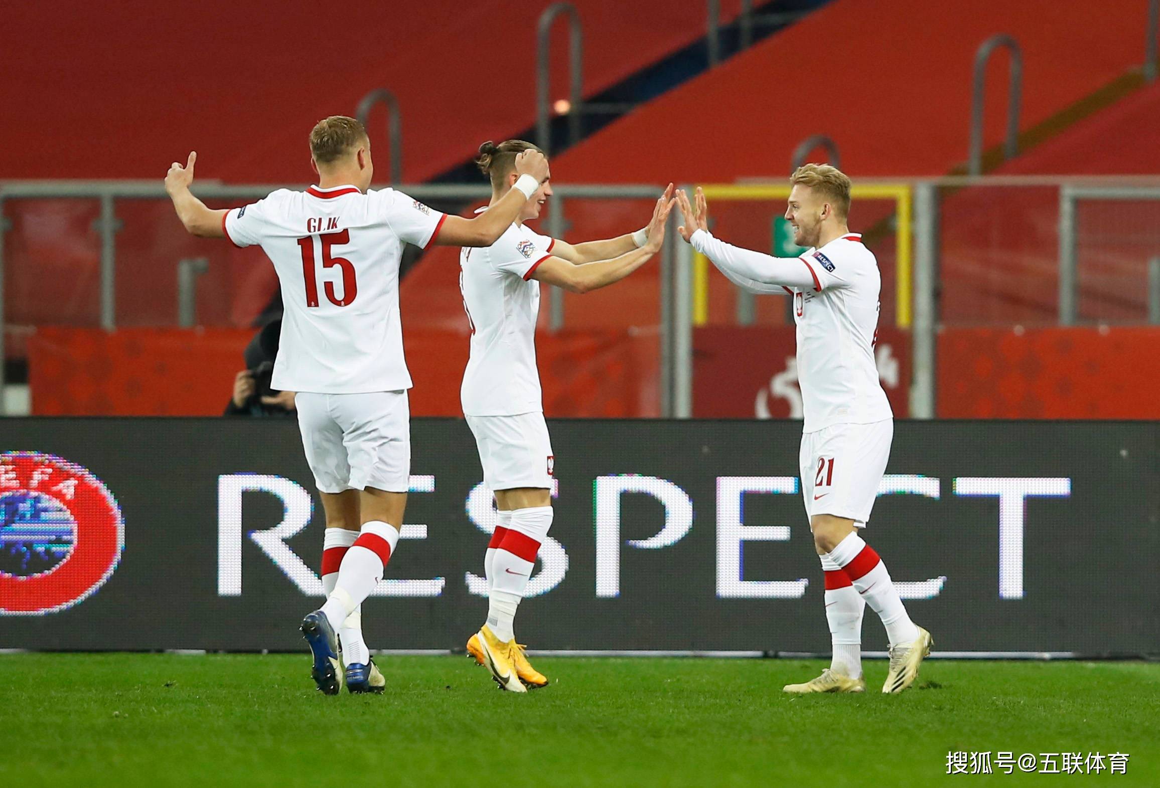 V体育-波兰队获胜晋级欧洲锦标赛决赛阶段-第1张图片-V体育 V体育-波兰队获胜晋级欧洲锦标赛决赛阶段-第1张图片-V体育