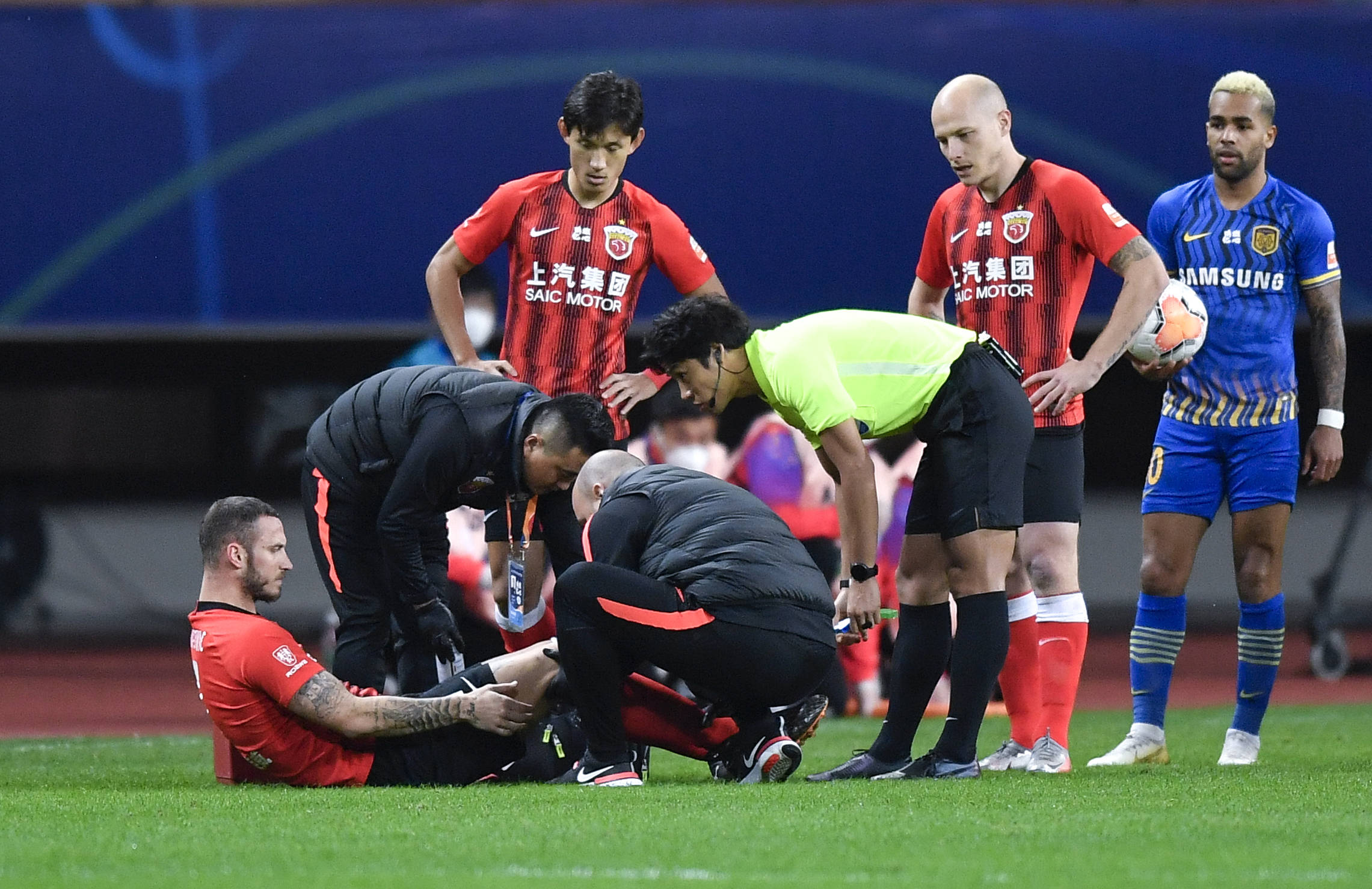 V体育-上海上港将在客场挑战江苏苏宁,谁能笑到最后?-第2张图片-V体育 V体育-上海上港将在客场挑战江苏苏宁,谁能笑到最后?-第2张图片-V体育