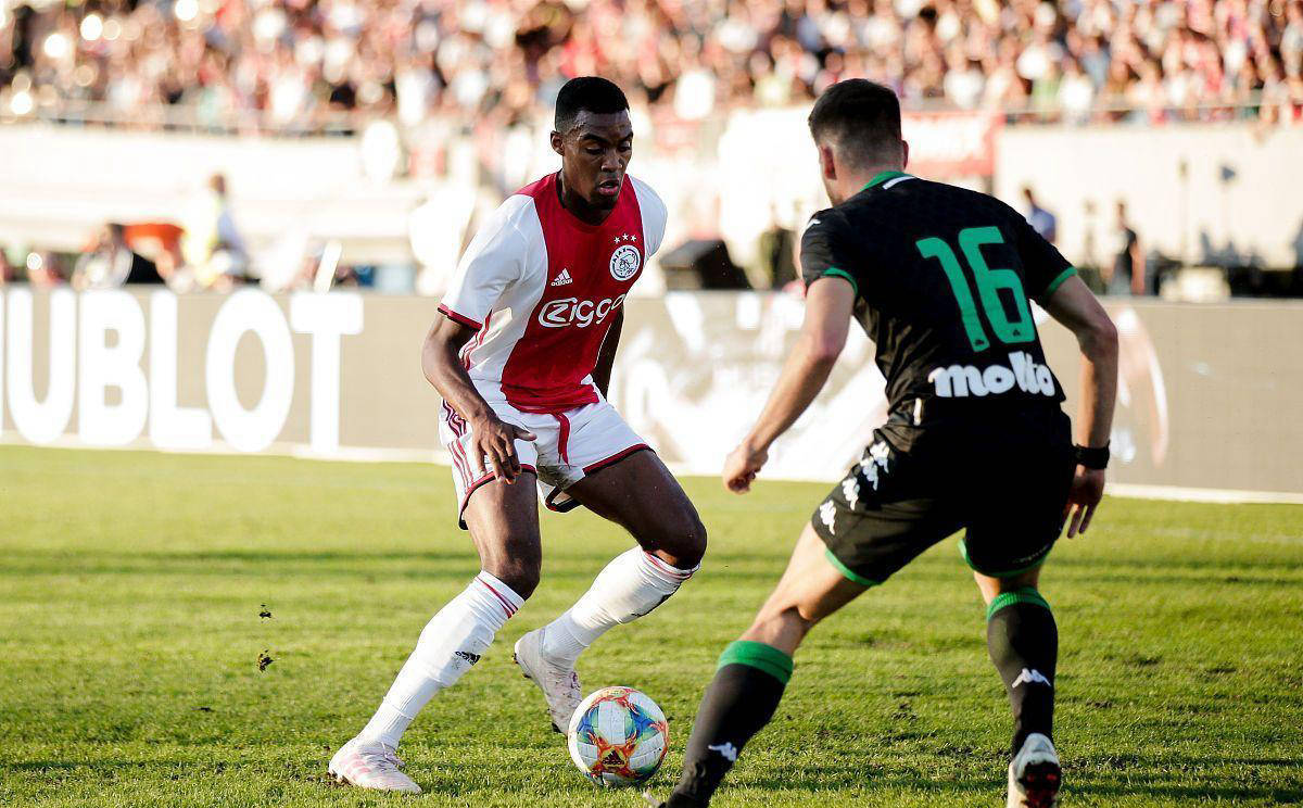 V体育-沙尔克04客场战胜弗赖堡,稳步进军前四-第2张图片-V体育 V体育-沙尔克04客场战胜弗赖堡,稳步进军前四-第2张图片-V体育