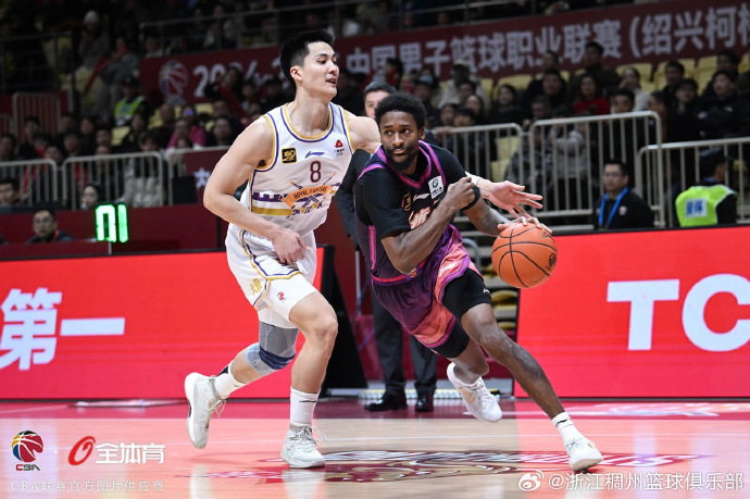 V体育-浙江男篮主场战胜湖北队，取得重要胜利-第1张图片-V体育