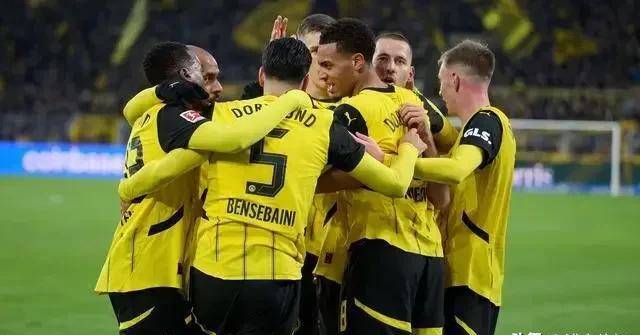 V体育官方app-拜仁慕尼黑逆转胜，惊险晋级下一轮比赛-第1张图片-V体育