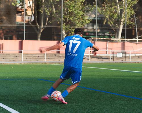 V体育官方app-欧洲足球比拼擦出火花，球队实力比拼搏击冠军-第1张图片-V体育