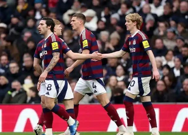 V体育-纽卡斯尔签下那不勒斯后卫，引发转会热议-第1张图片-V体育