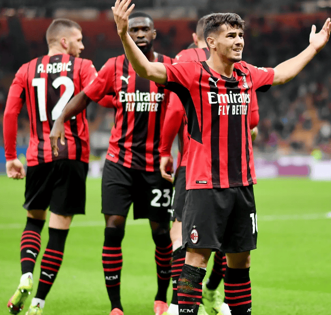 V体育官网-卡利亚里大胜AC米兰，保级前景一片光明-第2张图片-V体育
