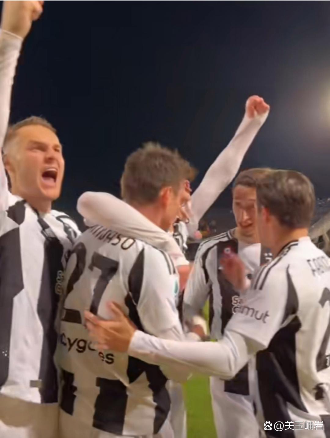 V体育官网-莱切斯特城大获全胜,夺冠愿望迈入高潮-第1张图片-V体育 V体育官网-莱切斯特城大获全胜,夺冠愿望迈入高潮-第1张图片-V体育