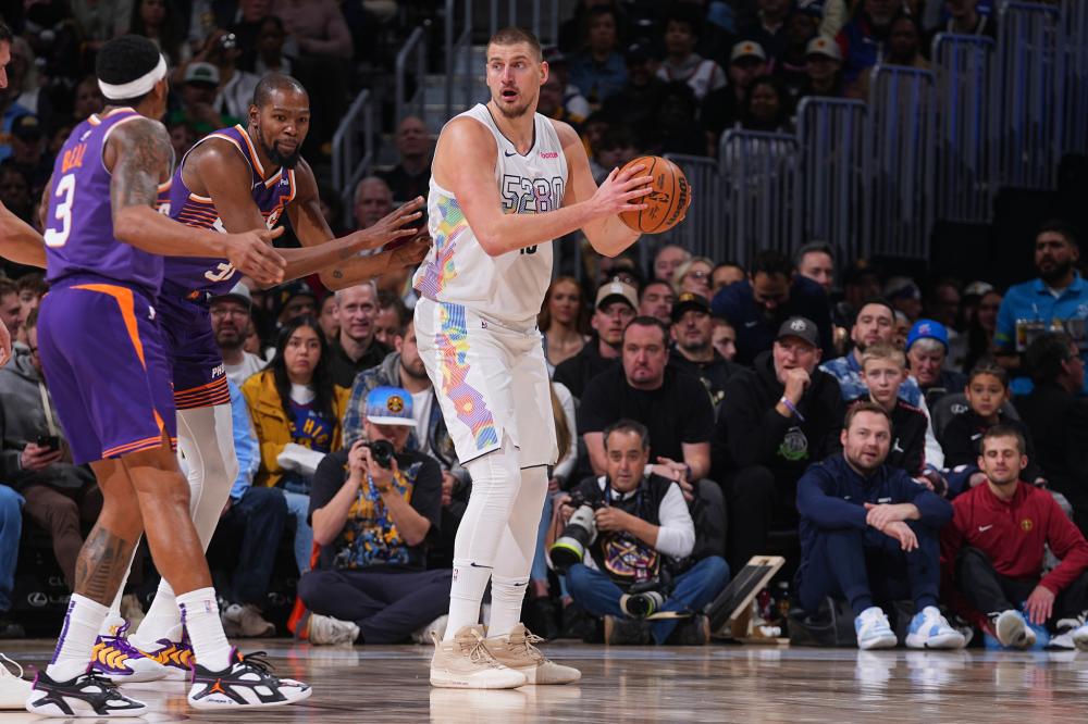 V体育-约基奇27分+12篮板,掘金大胜太阳-第2张图片-V体育 V体育-约基奇27分+12篮板,掘金大胜太阳-第2张图片-V体育