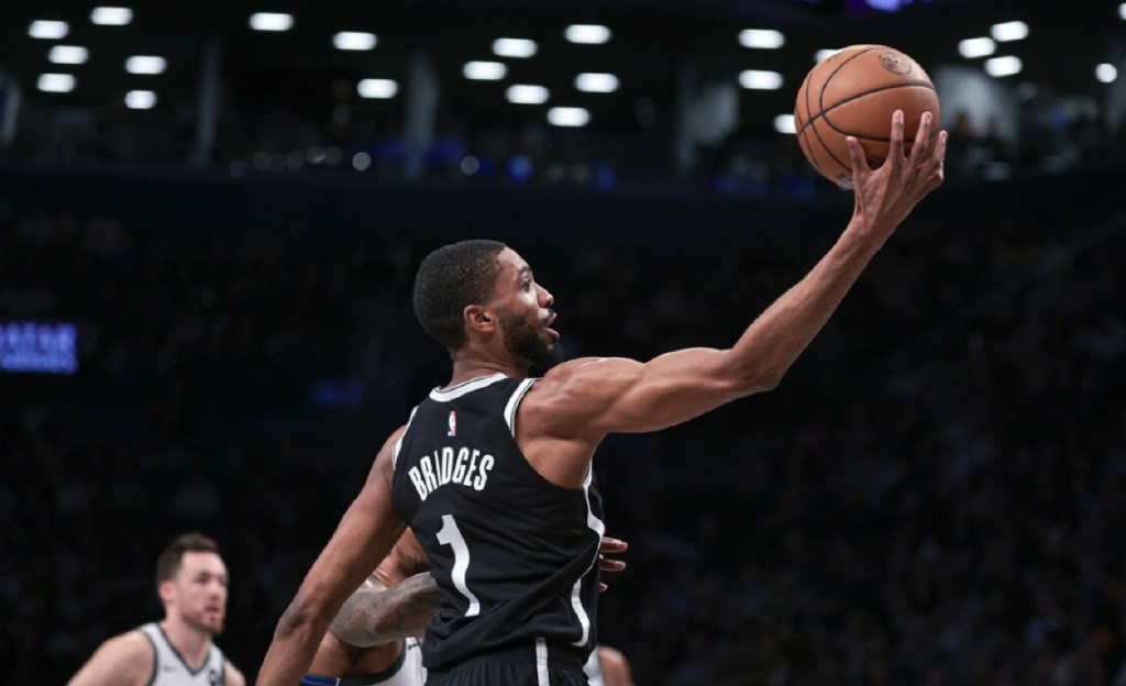 V体育官方app-丹尼斯轰下高分,率队逆袭夺冠-第2张图片-V体育 V体育官方app-丹尼斯轰下高分,率队逆袭夺冠-第2张图片-V体育