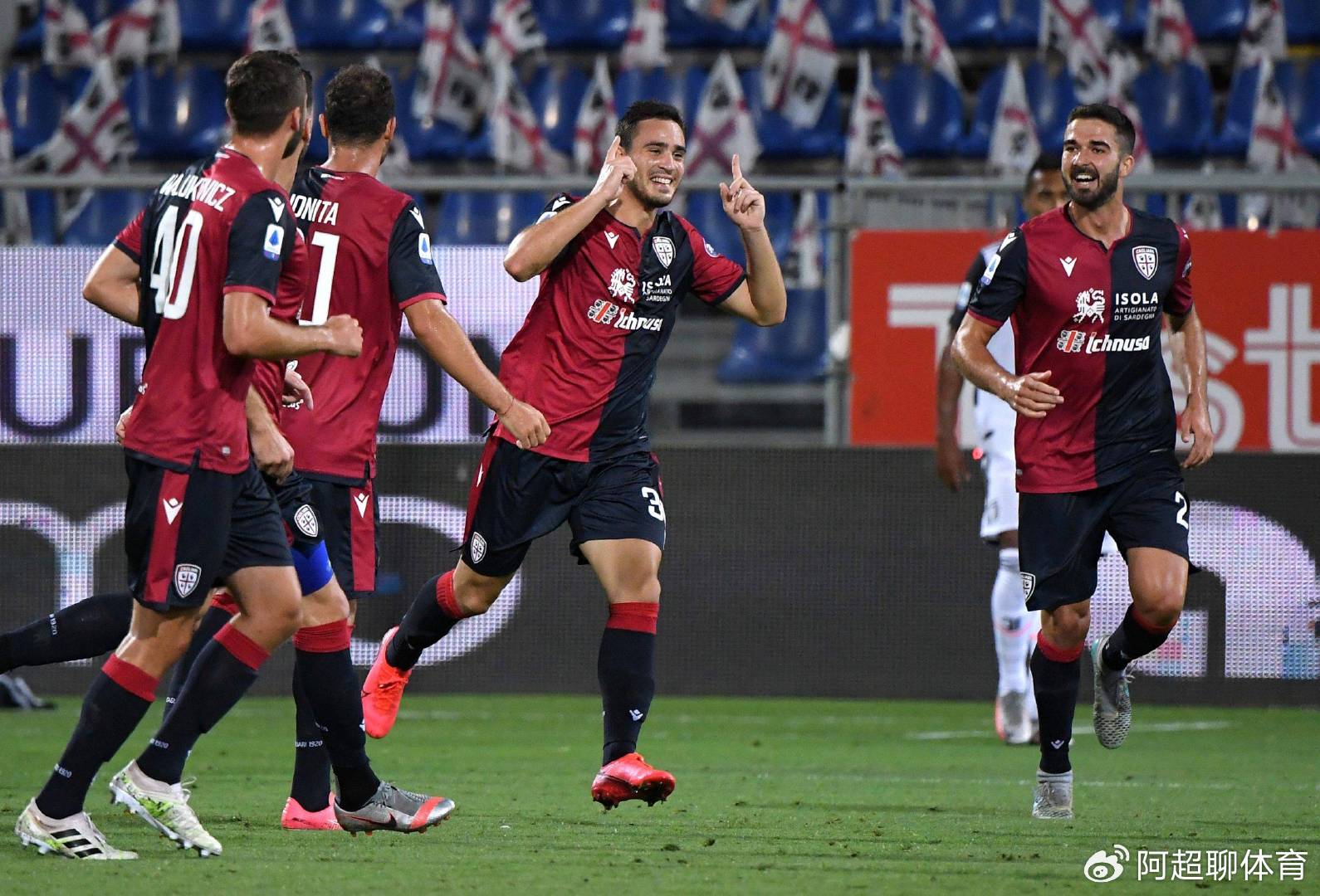 V体育-意大利杯决赛对决,巴萨与尤文图斯上演巅峰之战-第1张图片-V体育 V体育-意大利杯决赛对决,巴萨与尤文图斯上演巅峰之战-第1张图片-V体育