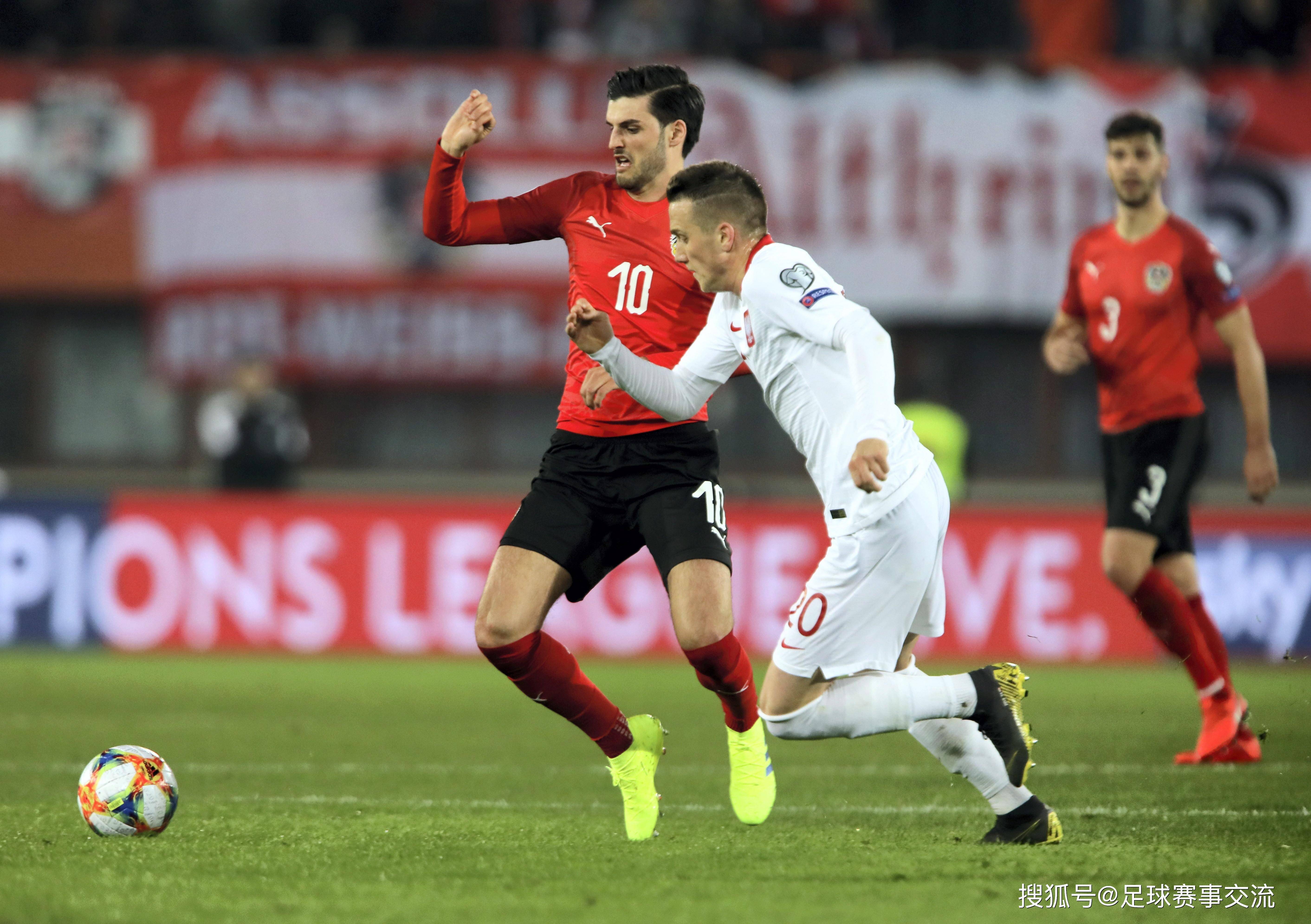 V体育官网-全球范围足球对决,各国球队火爆对抗-第1张图片-V体育 V体育官网-全球范围足球对决,各国球队火爆对抗-第1张图片-V体育