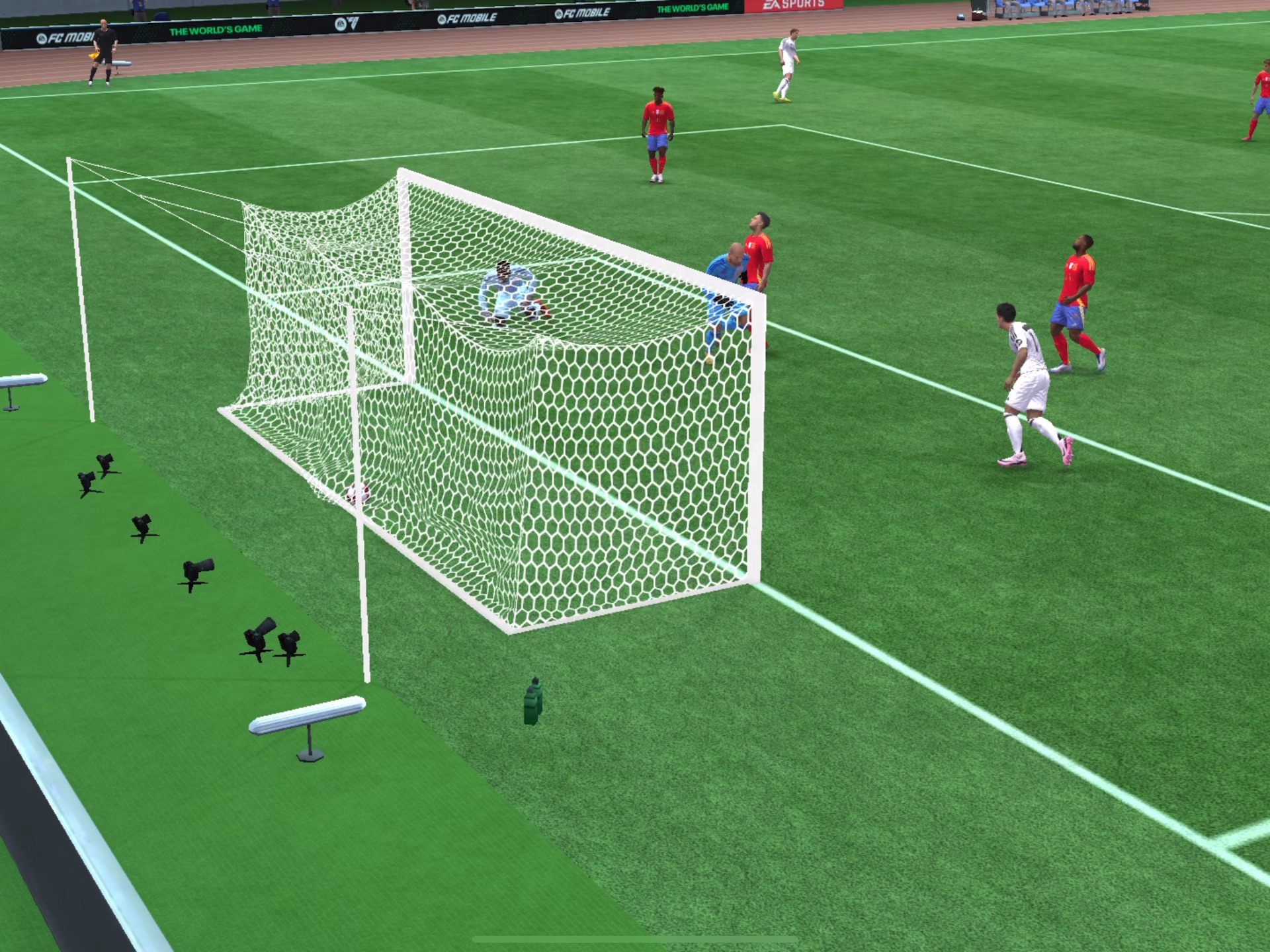 V体育官网-惊险刺激！疯狂进球场面一触即发-第2张图片-V体育