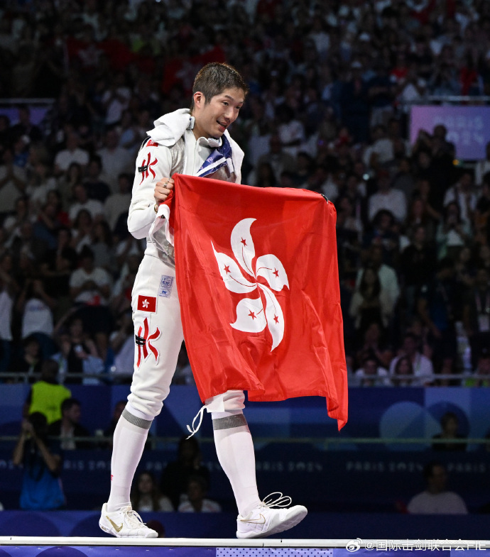 V体育-中国击剑运动员斩获两枚金牌-第1张图片-V体育 V体育-中国击剑运动员斩获两枚金牌-第1张图片-V体育
