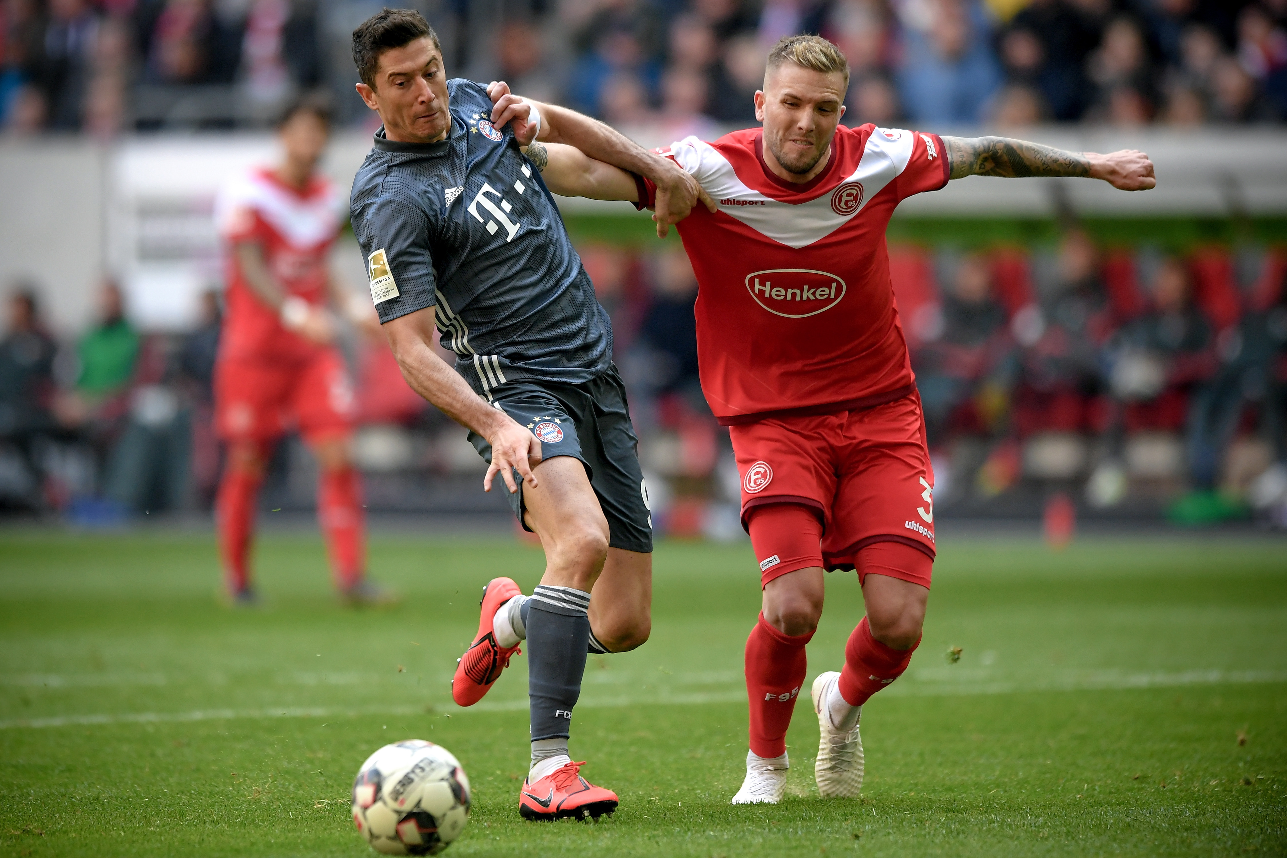 V体育-热门球队战平平局,瑞典均分积分激烈角逐-第1张图片-V体育 V体育-热门球队战平平局,瑞典均分积分激烈角逐-第1张图片-V体育