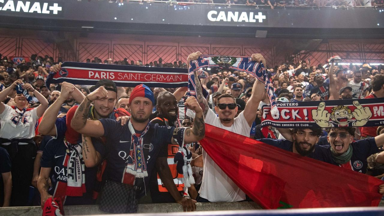 V体育官网-欧预赛新闻热点追踪,球迷热议情绪高涨-第2张图片-V体育 V体育官网-欧预赛新闻热点追踪,球迷热议情绪高涨-第2张图片-V体育