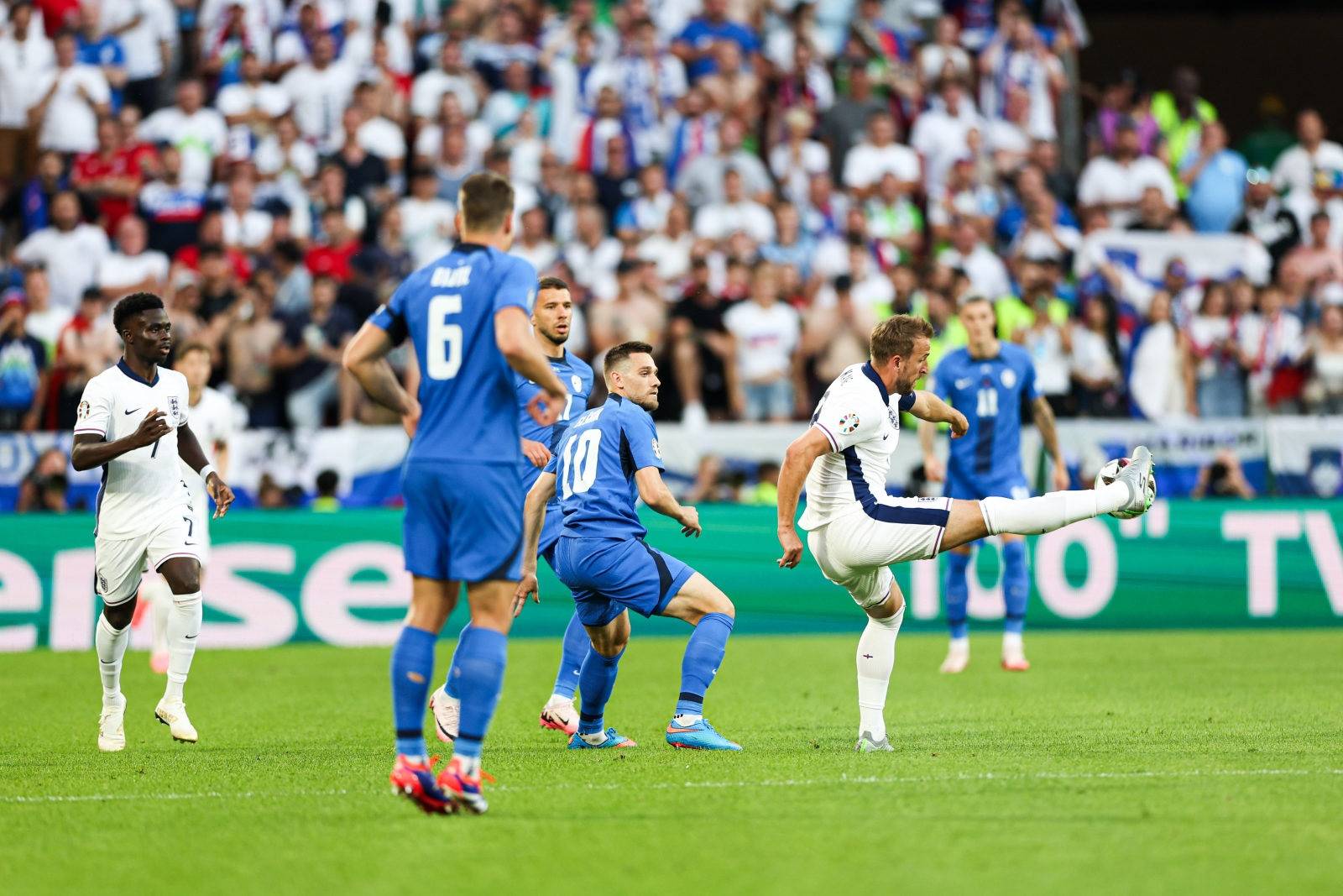 vsports体育-阿贾克斯喜上眉梢,成为夺冠热门之一-第2张图片-V体育 vsports体育-阿贾克斯喜上眉梢,成为夺冠热门之一-第2张图片-V体育