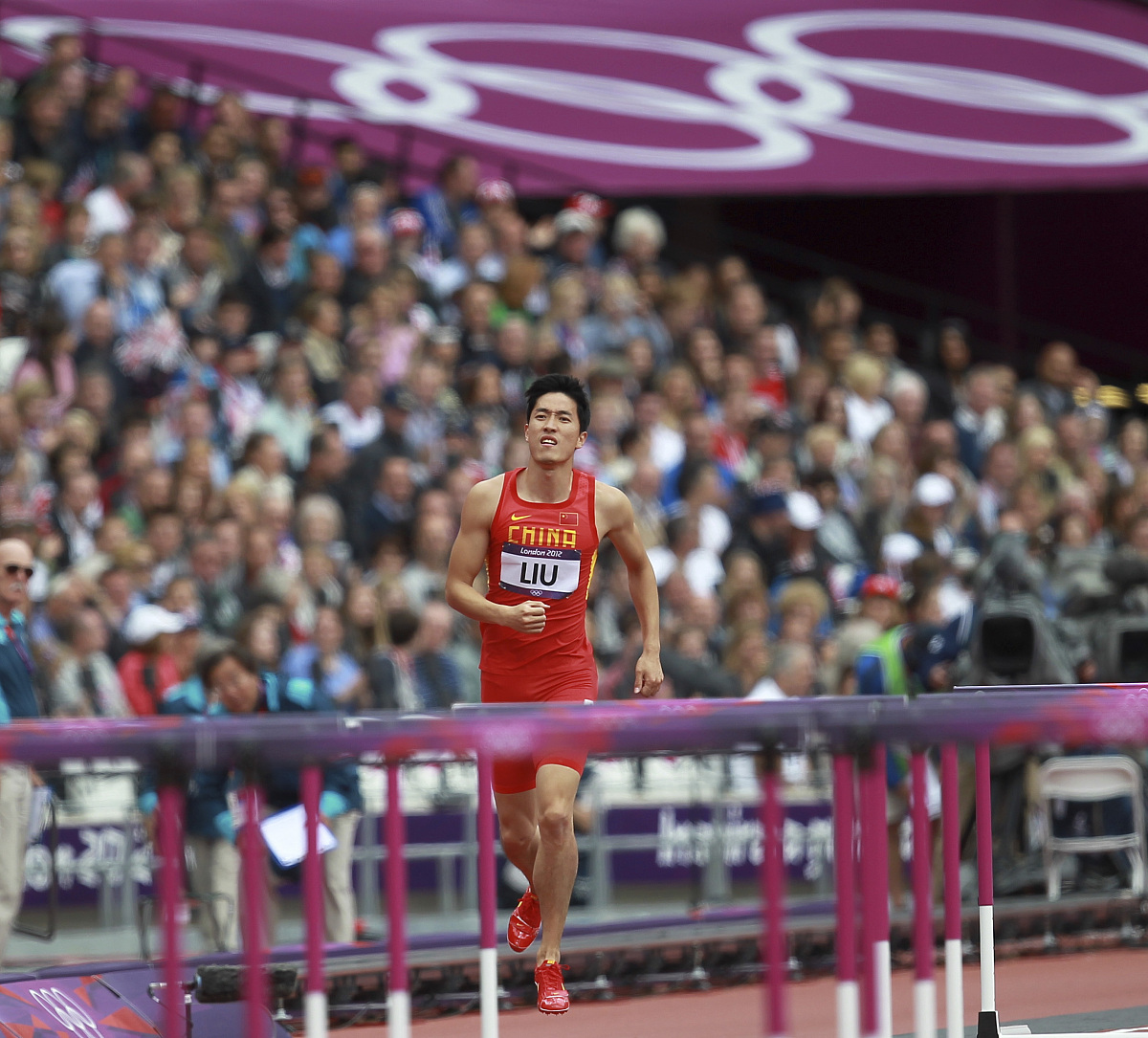 V体育-美国田径选手跑出惊艳成绩夺冠-第2张图片-V体育