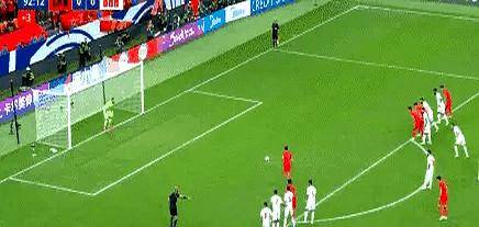 V体育官网-双方硬仗！东亚顶级足球决赛引发球迷热烈关注-第2张图片-V体育