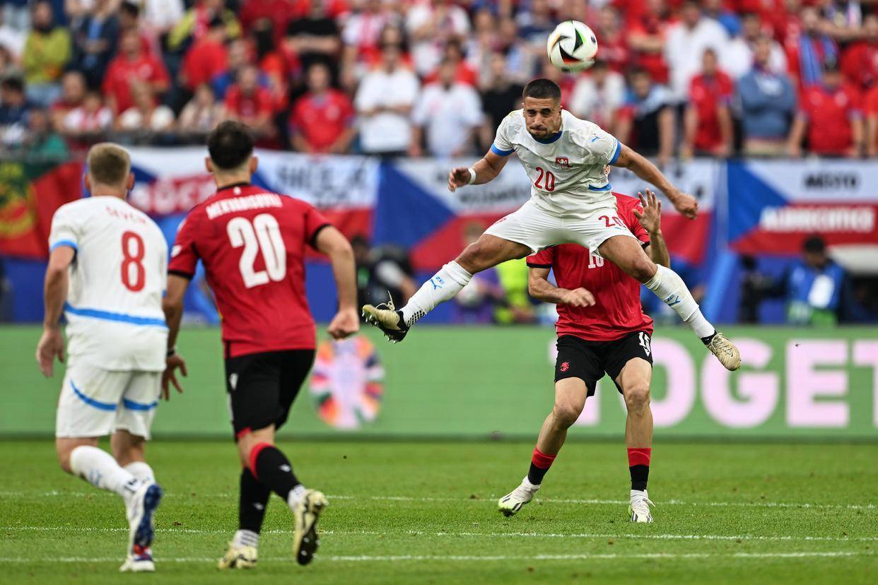 V体育-捷克队在欧预赛比赛中取得重要胜利-第1张图片-V体育