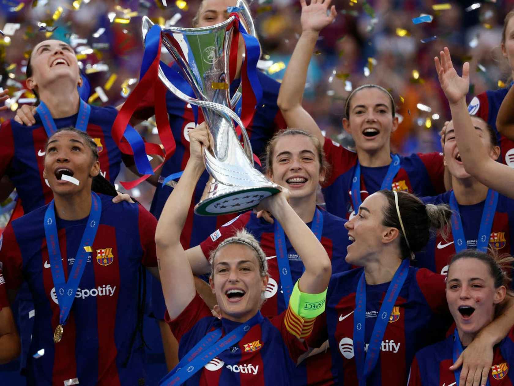 vsports体育-巴塞罗那赢得西班牙国内联赛冠军-第2张图片-V体育 vsports体育-巴塞罗那赢得西班牙国内联赛冠军-第2张图片-V体育