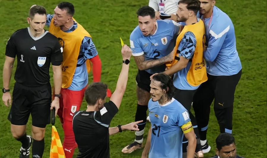 vsports体育-乌拉圭晋级，荷兰小组赛提前出局-第2张图片-V体育