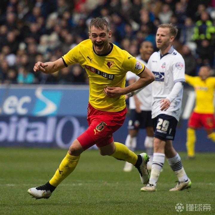 V体育官网-沃特福德爆冷击败豪门,新秀后卫集体亮相-第2张图片-V体育 V体育官网-沃特福德爆冷击败豪门,新秀后卫集体亮相-第2张图片-V体育